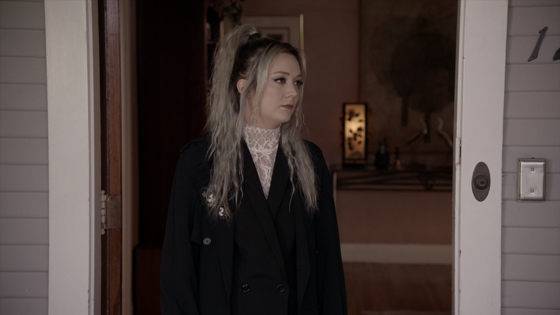 American_Horror_Story_S07_E06_Mid_Western_Assassin_1080p_BluRay_002840.jpg