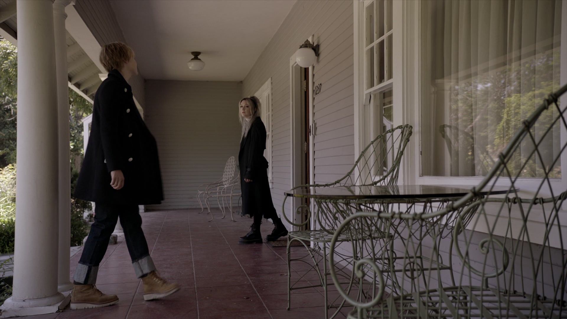 American_Horror_Story_S07_E06_Mid_Western_Assassin_1080p_BluRay_002852.jpg
