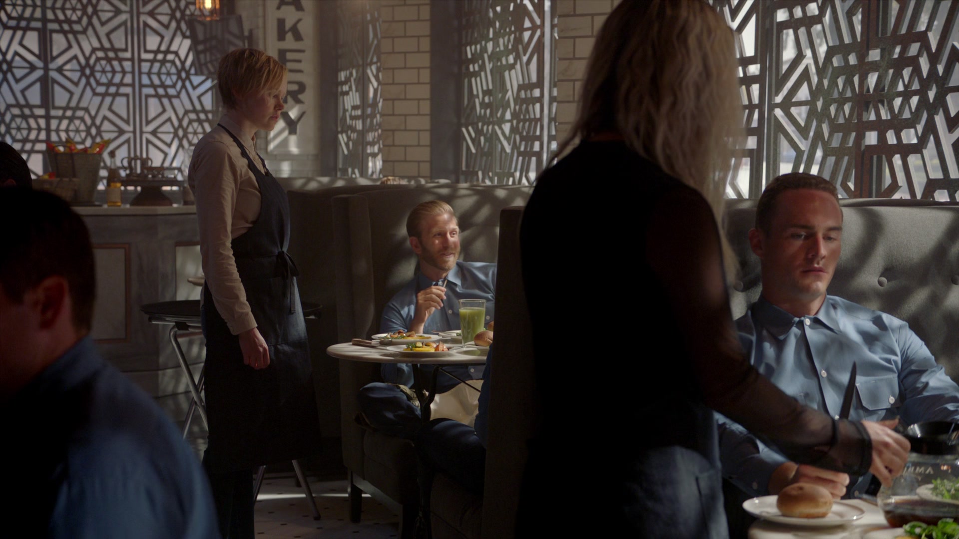 American_Horror_Story_S07_E08_Winter_ofOur_Discontent_1080p2CBluRay_000598.jpg