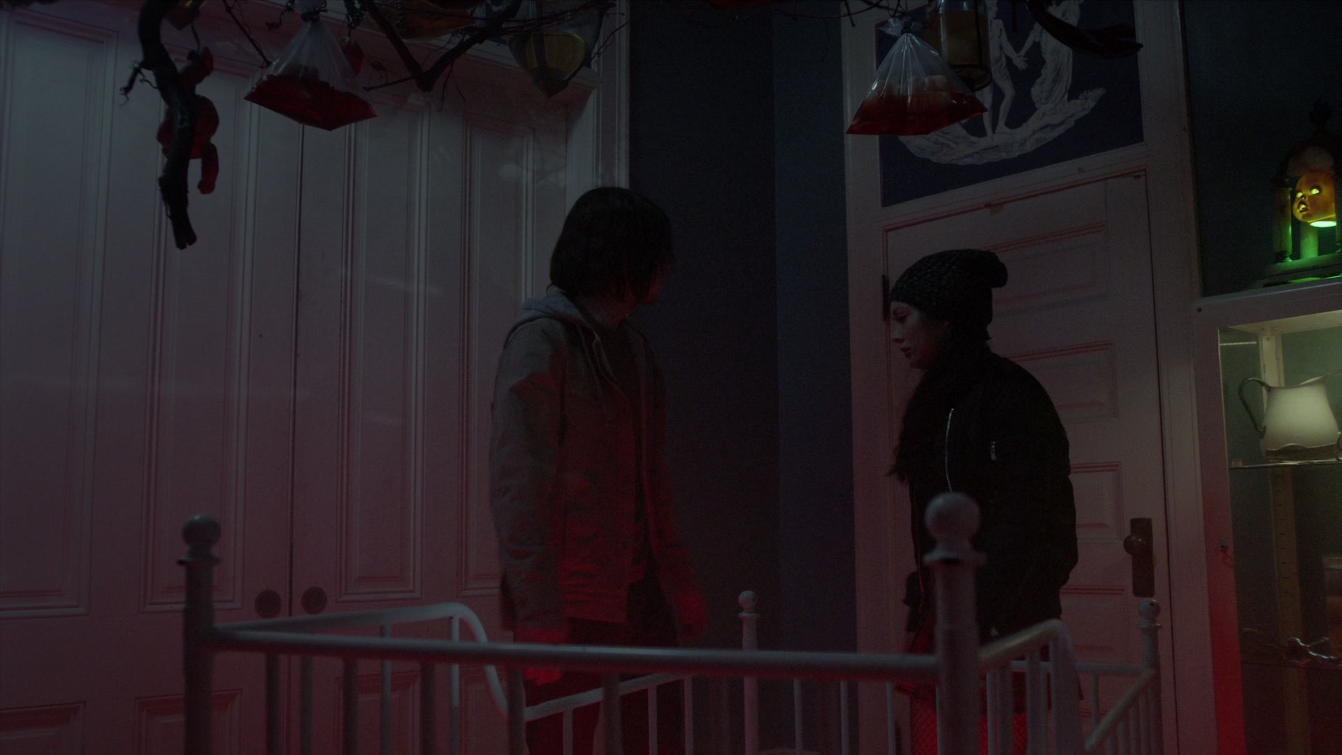 American_Horror_Story_S07_E08_Winter_ofOur_Discontent_1080p2CBluRay_001353.jpg