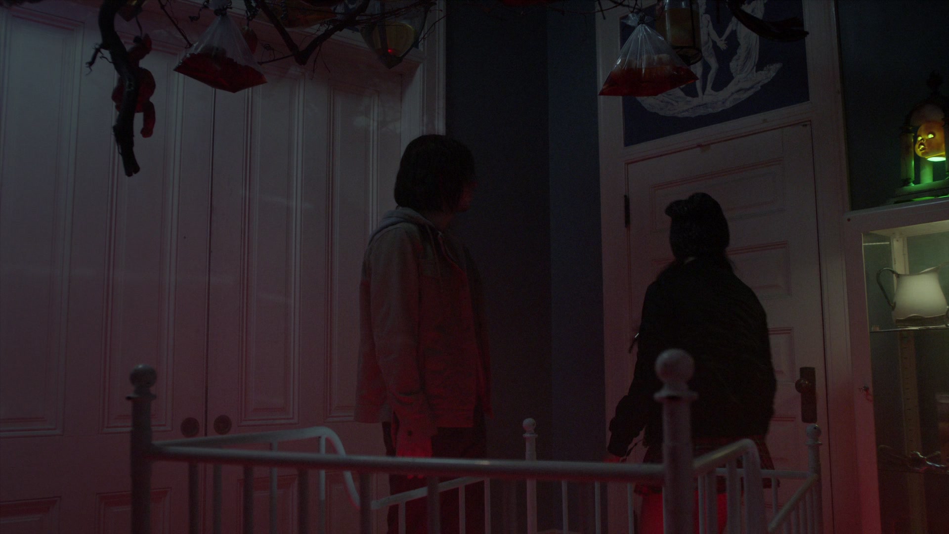 American_Horror_Story_S07_E08_Winter_ofOur_Discontent_1080p2CBluRay_001354.jpg