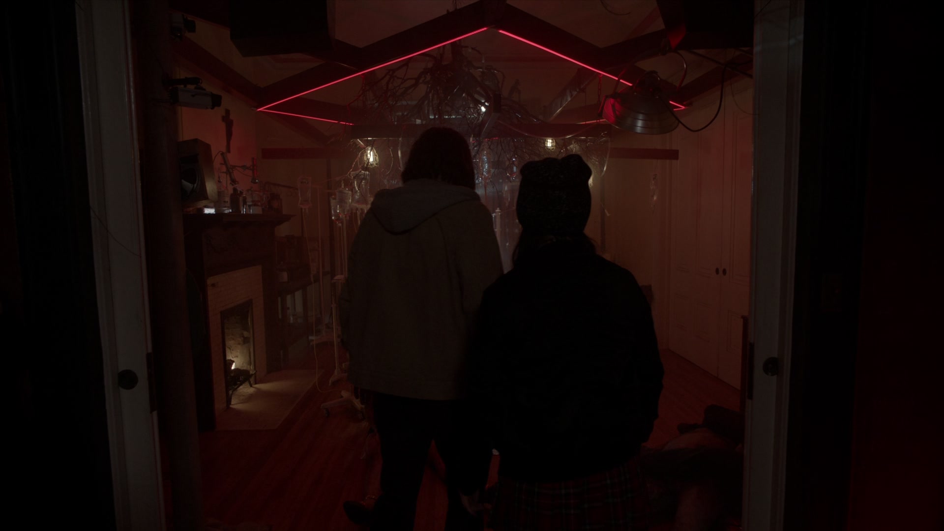 American_Horror_Story_S07_E08_Winter_ofOur_Discontent_1080p2CBluRay_001565.jpg