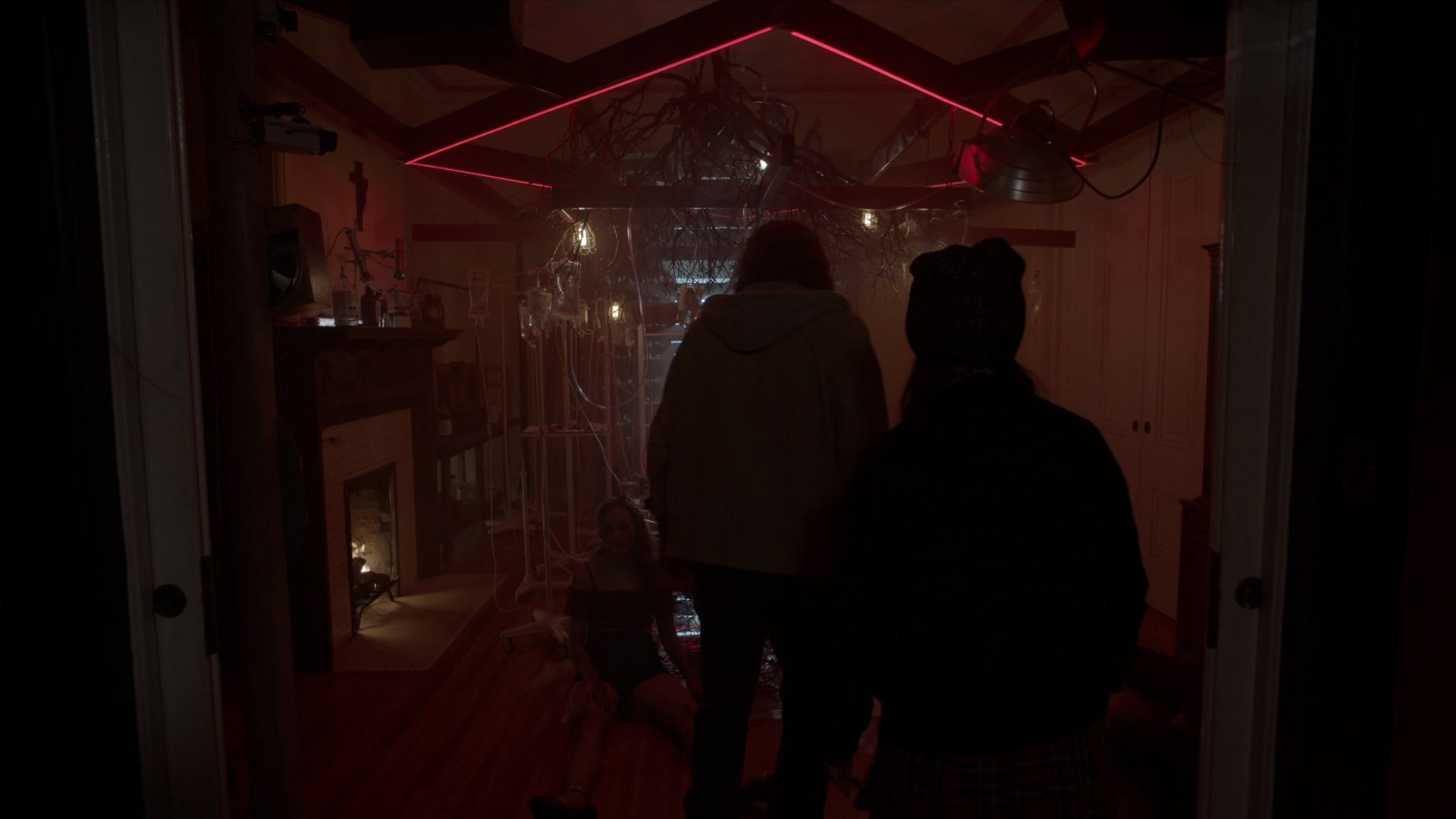 American_Horror_Story_S07_E08_Winter_ofOur_Discontent_1080p2CBluRay_001569.jpg