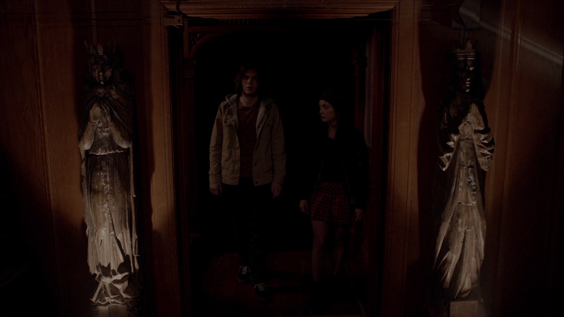 American_Horror_Story_S07_E08_Winter_ofOur_Discontent_1080p2CBluRay_001684.jpg