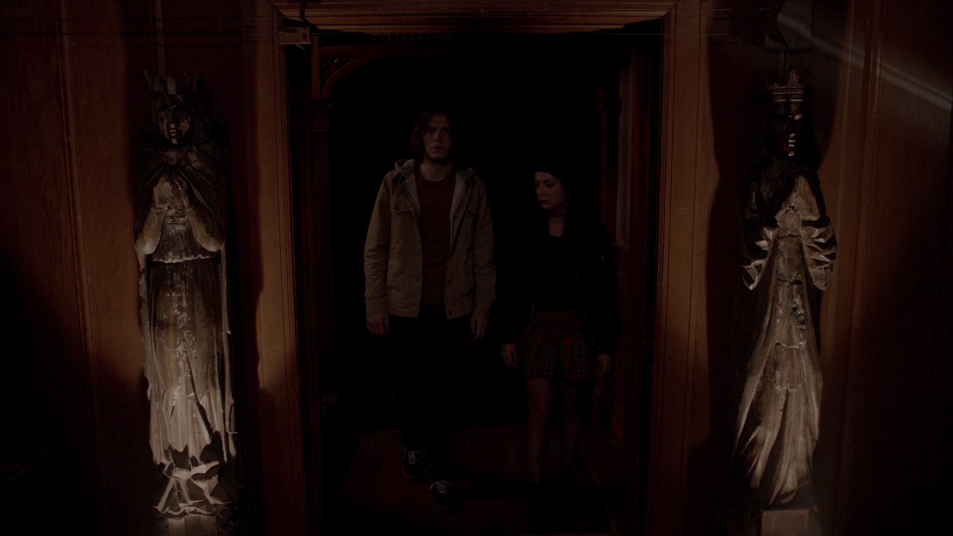 American_Horror_Story_S07_E08_Winter_ofOur_Discontent_1080p2CBluRay_001685.jpg