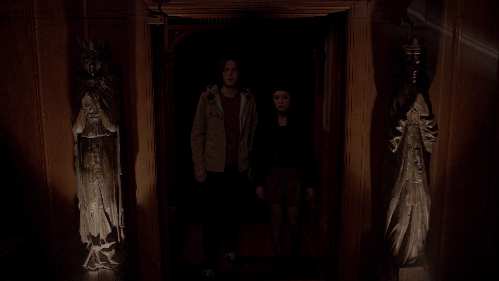 American_Horror_Story_S07_E08_Winter_ofOur_Discontent_1080p2CBluRay_001687.jpg