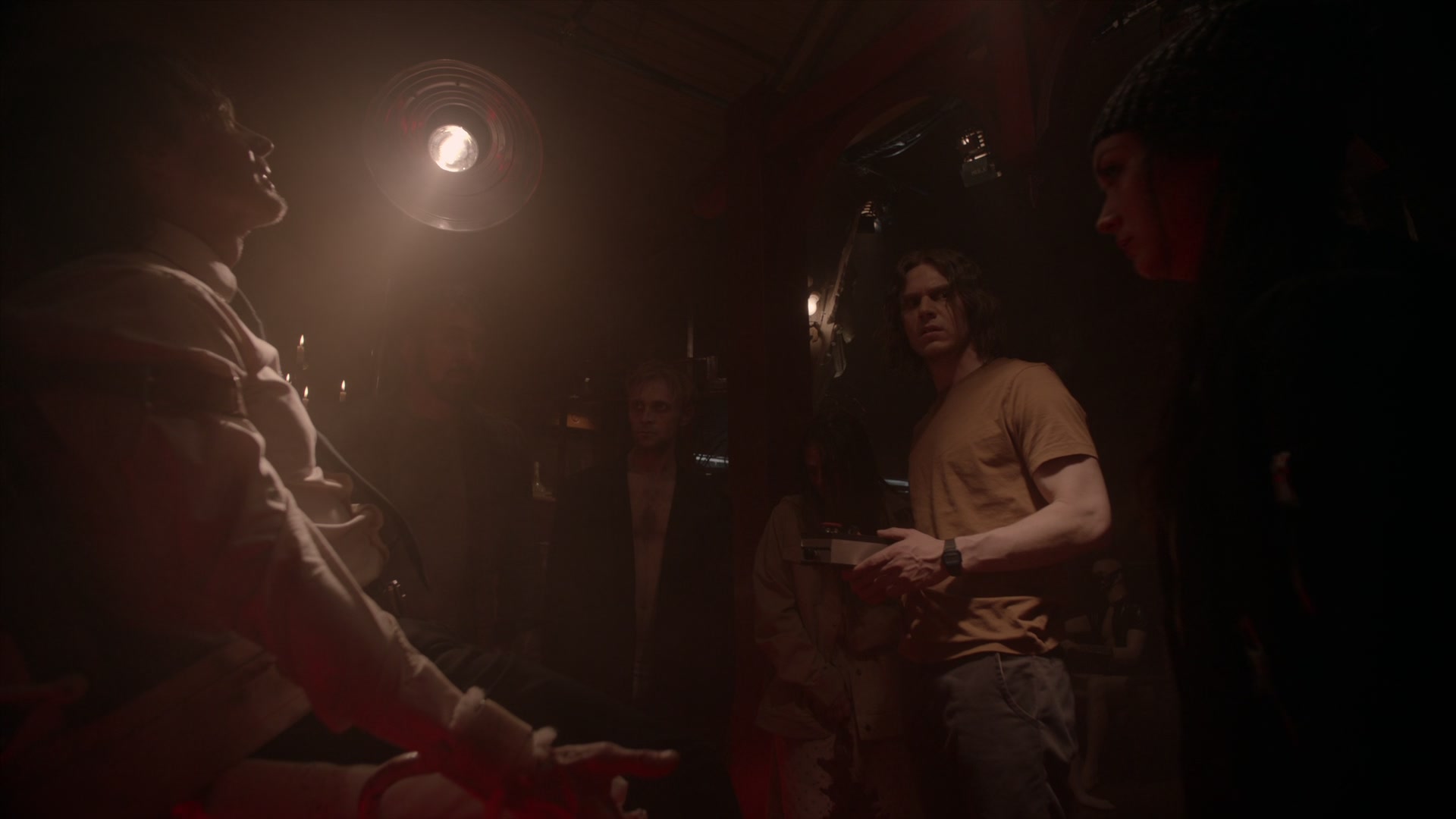 American_Horror_Story_S07_E08_Winter_ofOur_Discontent_1080p2CBluRay_002118.jpg