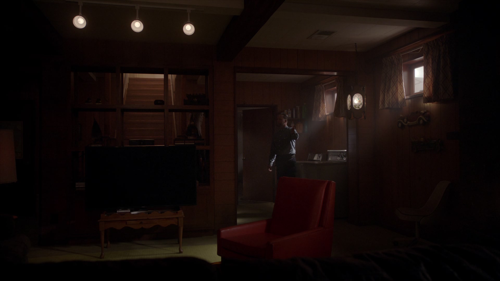 American_Horror_Story_S07_E08_Winter_ofOur_Discontent_1080p2CBluRay_002285.jpg