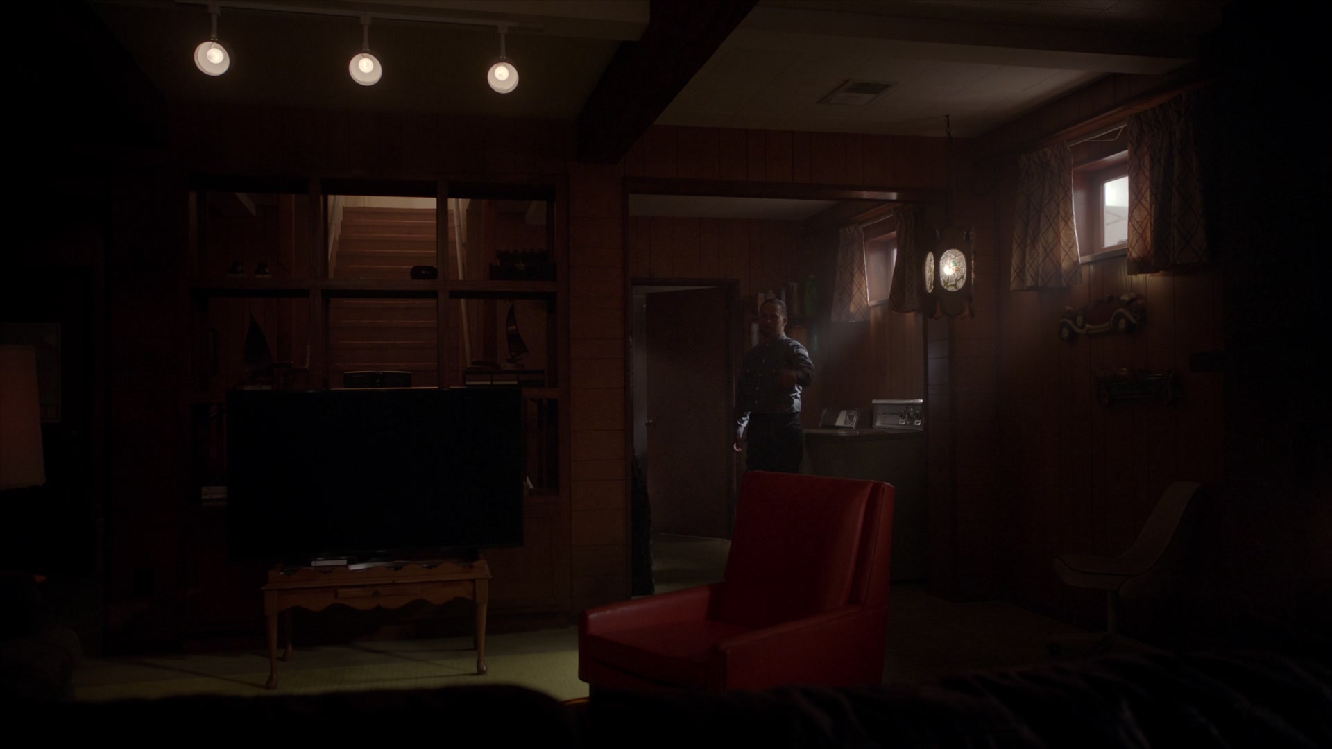 American_Horror_Story_S07_E08_Winter_ofOur_Discontent_1080p2CBluRay_002287.jpg