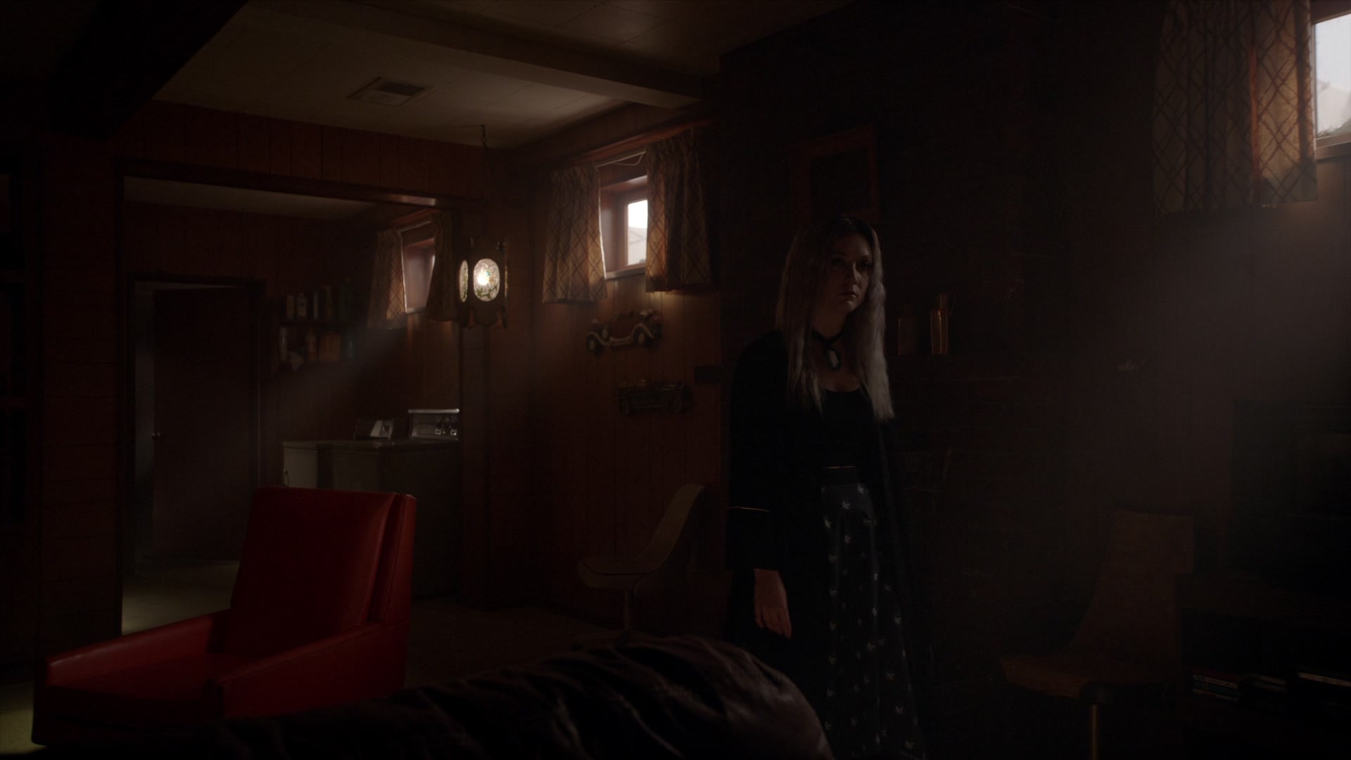 American_Horror_Story_S07_E08_Winter_ofOur_Discontent_1080p2CBluRay_002375.jpg