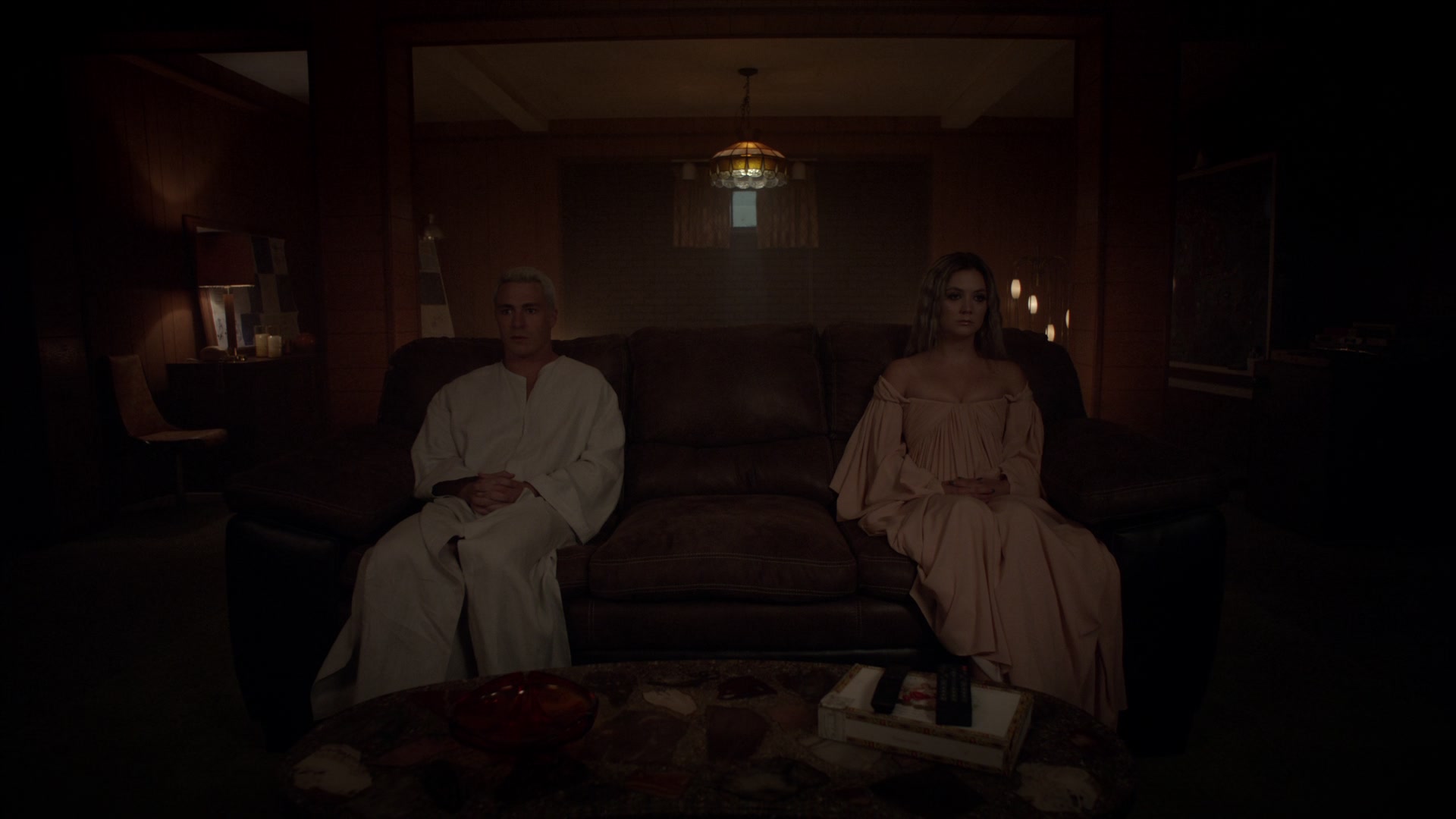 American_Horror_Story_S07_E08_Winter_ofOur_Discontent_1080p2CBluRay_003057.jpg
