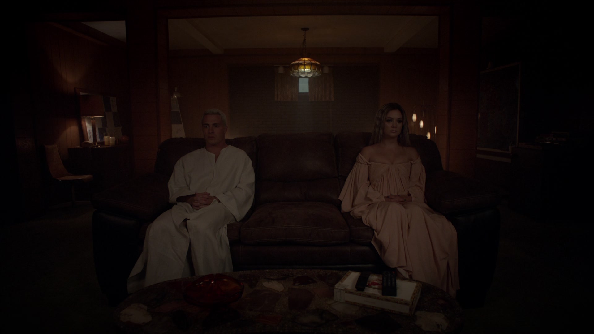 American_Horror_Story_S07_E08_Winter_ofOur_Discontent_1080p2CBluRay_003059.jpg