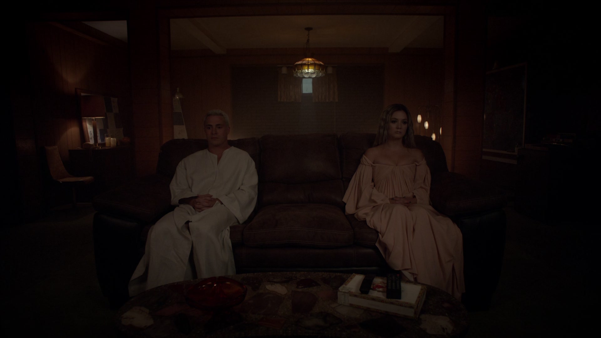 American_Horror_Story_S07_E08_Winter_ofOur_Discontent_1080p2CBluRay_003072.jpg