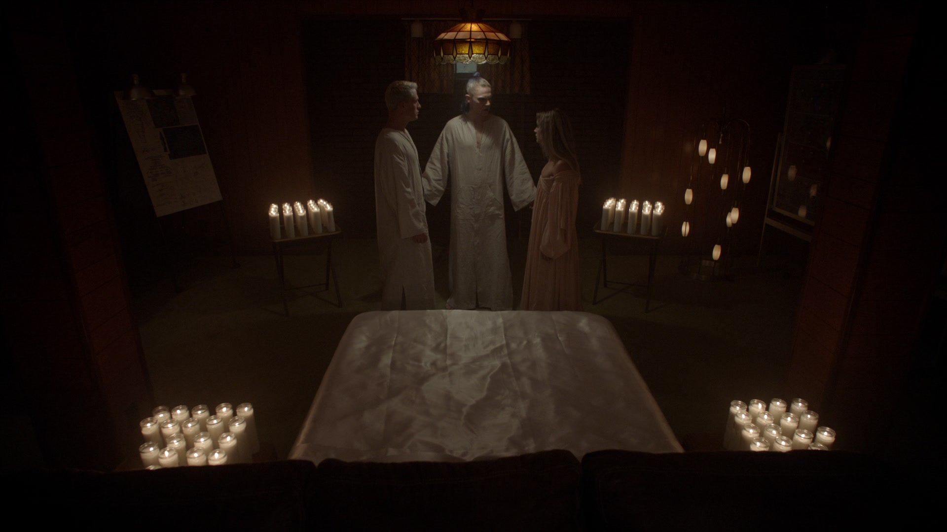 American_Horror_Story_S07_E08_Winter_ofOur_Discontent_1080p2CBluRay_003132.jpg