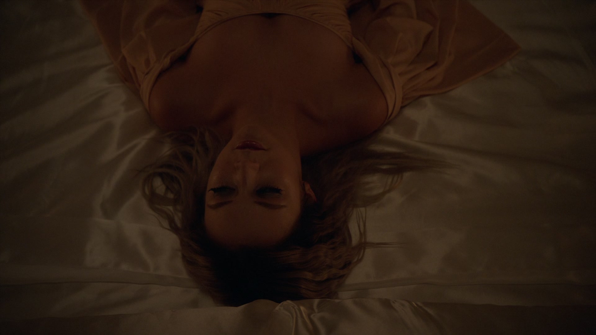 American_Horror_Story_S07_E08_Winter_ofOur_Discontent_1080p2CBluRay_003277.jpg