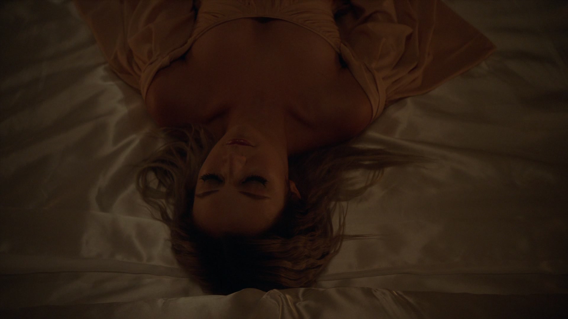American_Horror_Story_S07_E08_Winter_ofOur_Discontent_1080p2CBluRay_003278.jpg