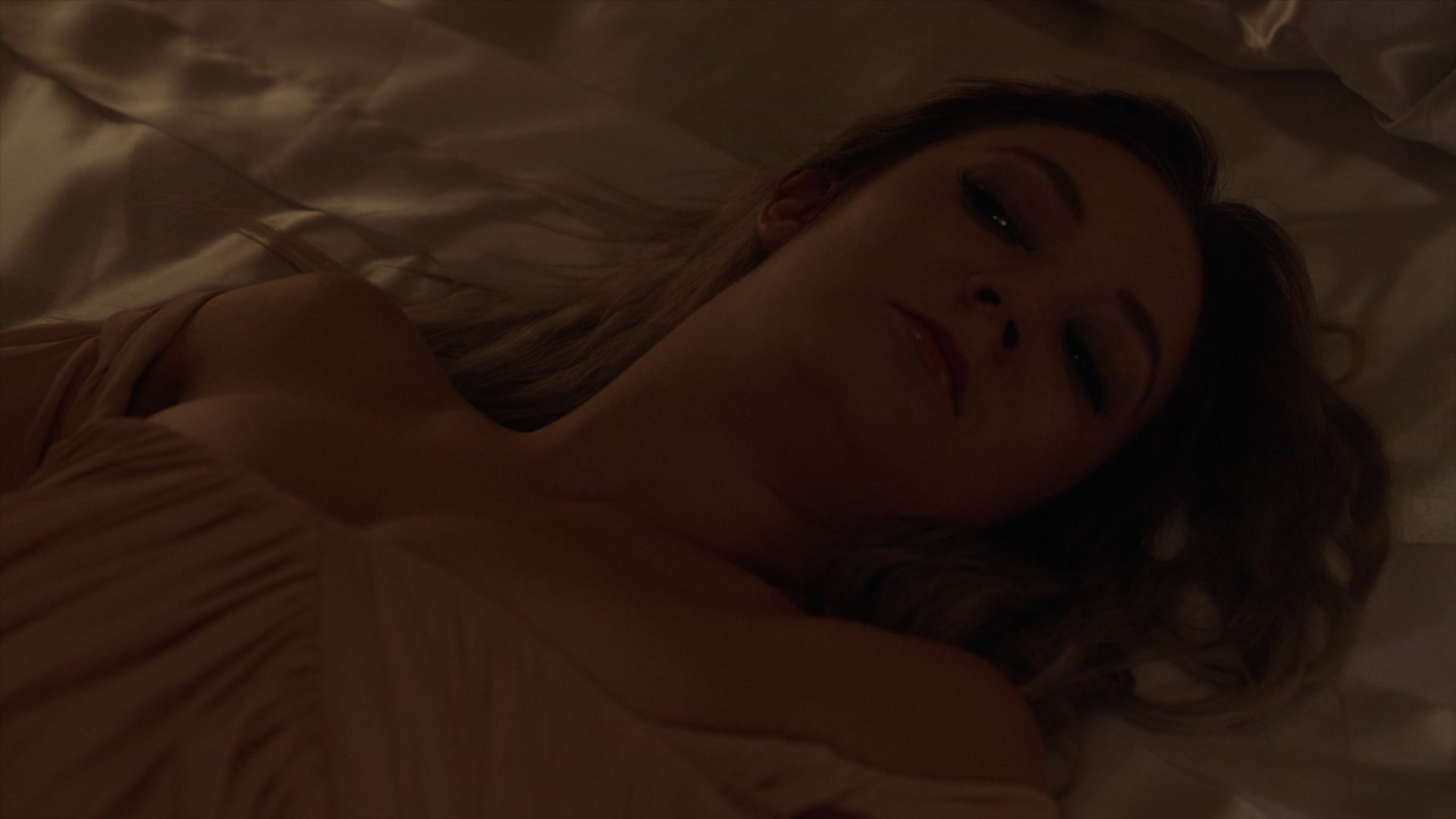 American_Horror_Story_S07_E08_Winter_ofOur_Discontent_1080p2CBluRay_003338.jpg