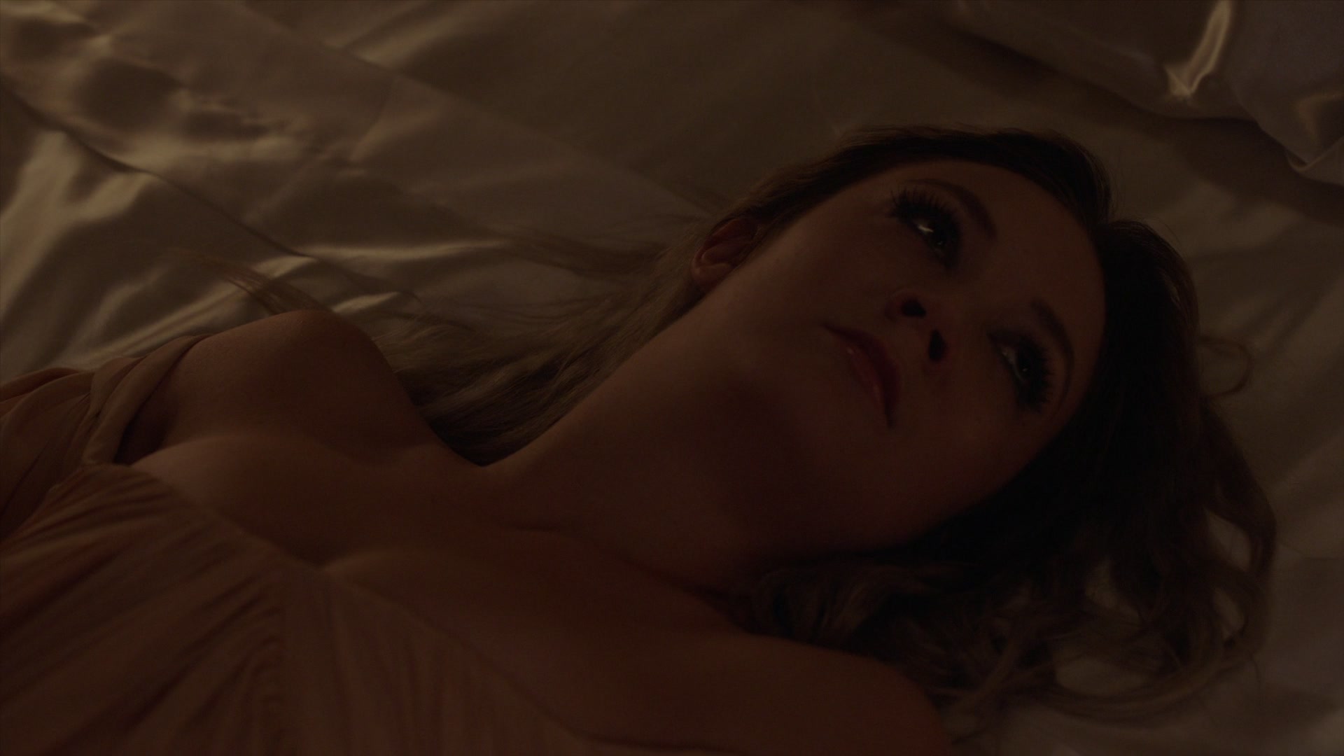 American_Horror_Story_S07_E08_Winter_ofOur_Discontent_1080p2CBluRay_003386.jpg
