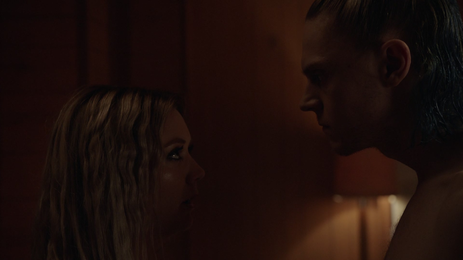 American_Horror_Story_S07_E08_Winter_ofOur_Discontent_1080p2CBluRay_003422.jpg