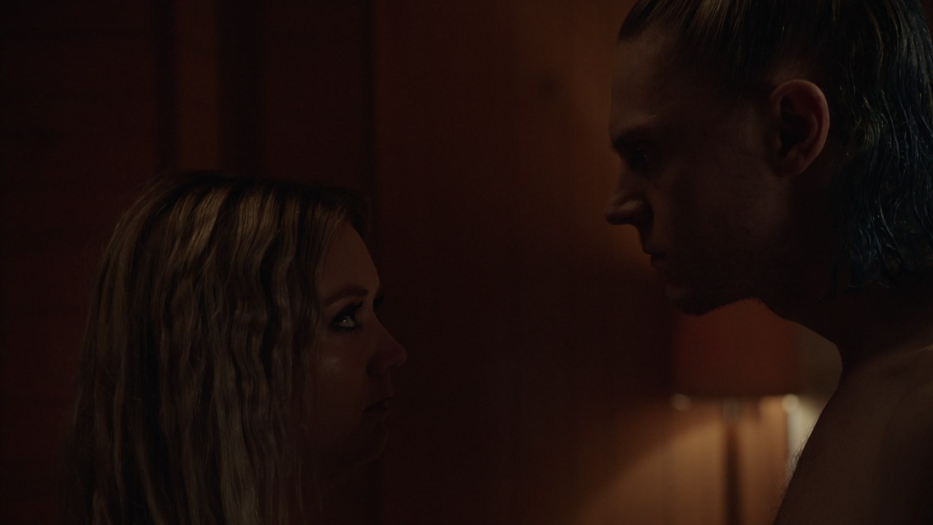 American_Horror_Story_S07_E08_Winter_ofOur_Discontent_1080p2CBluRay_003423.jpg