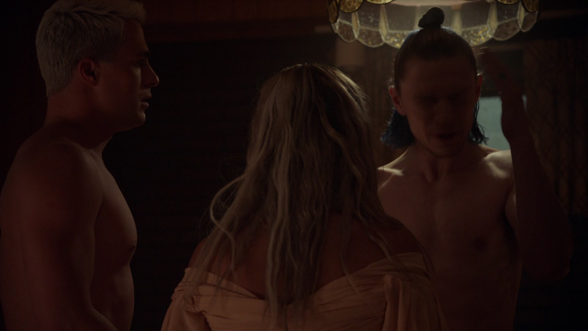 American_Horror_Story_S07_E08_Winter_ofOur_Discontent_1080p2CBluRay_003436.jpg