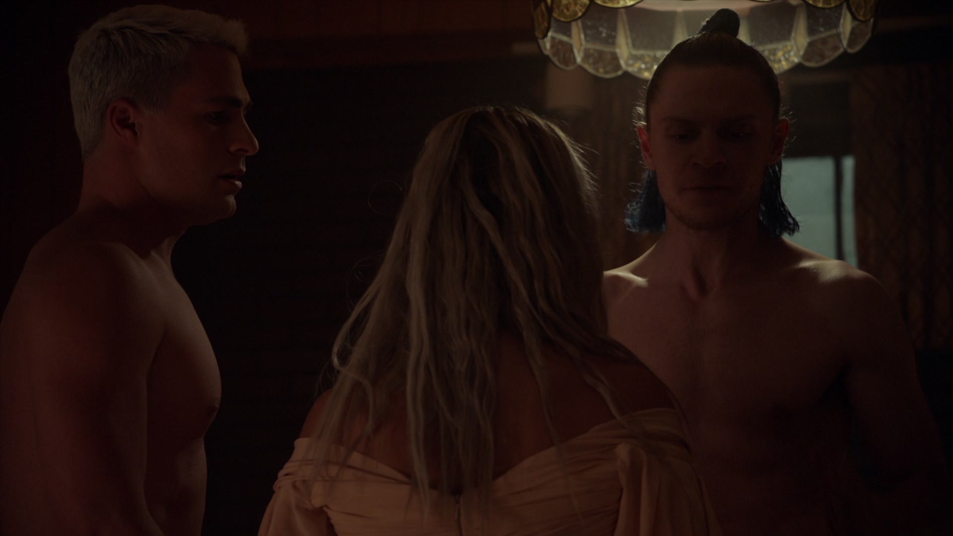 American_Horror_Story_S07_E08_Winter_ofOur_Discontent_1080p2CBluRay_003438.jpg
