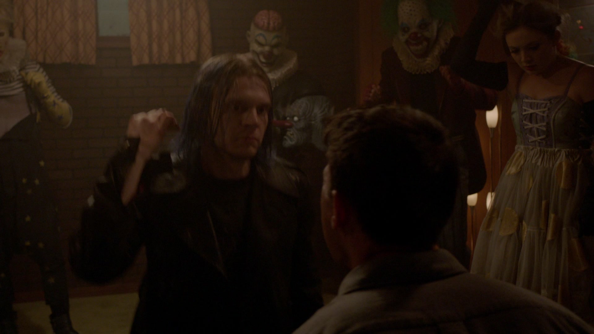 American_Horror_Story_S07_E08_Winter_ofOur_Discontent_1080p2CBluRay_005458.jpg