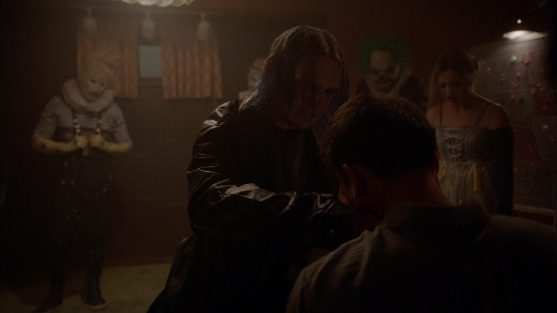 American_Horror_Story_S07_E08_Winter_ofOur_Discontent_1080p2CBluRay_005487.jpg