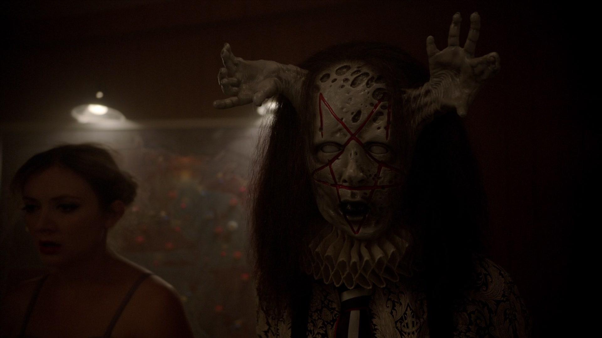 American_Horror_Story_S07_E08_Winter_ofOur_Discontent_1080p2CBluRay_005500.jpg
