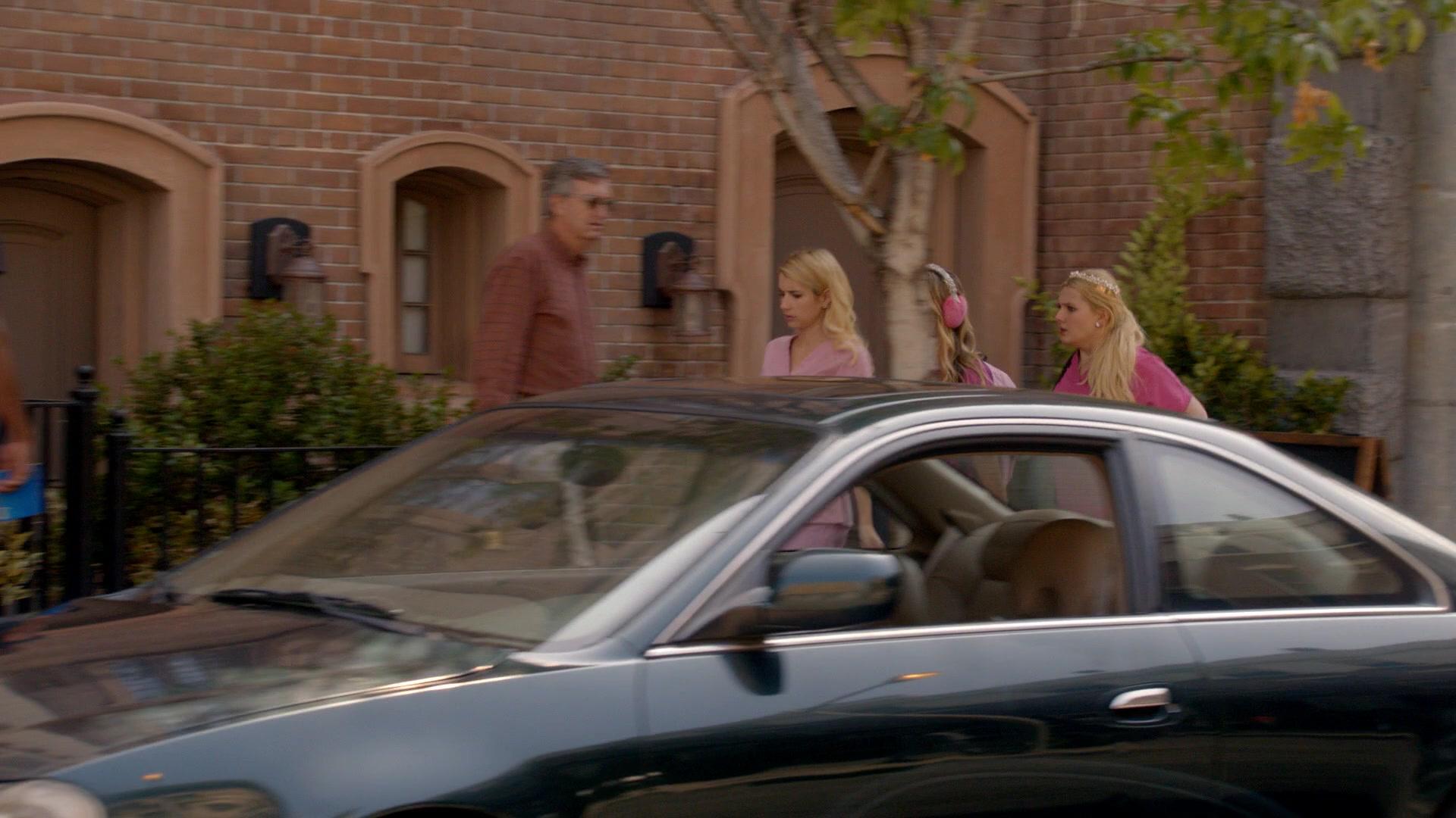 Scream_Queens_2015_S02E01_1080p_002438.jpg