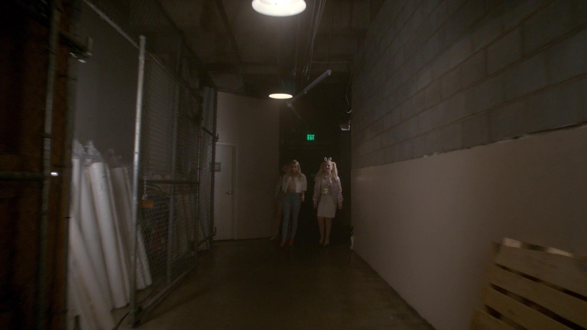Scream_Queens_2015_S02E01_1080p_002934.jpg