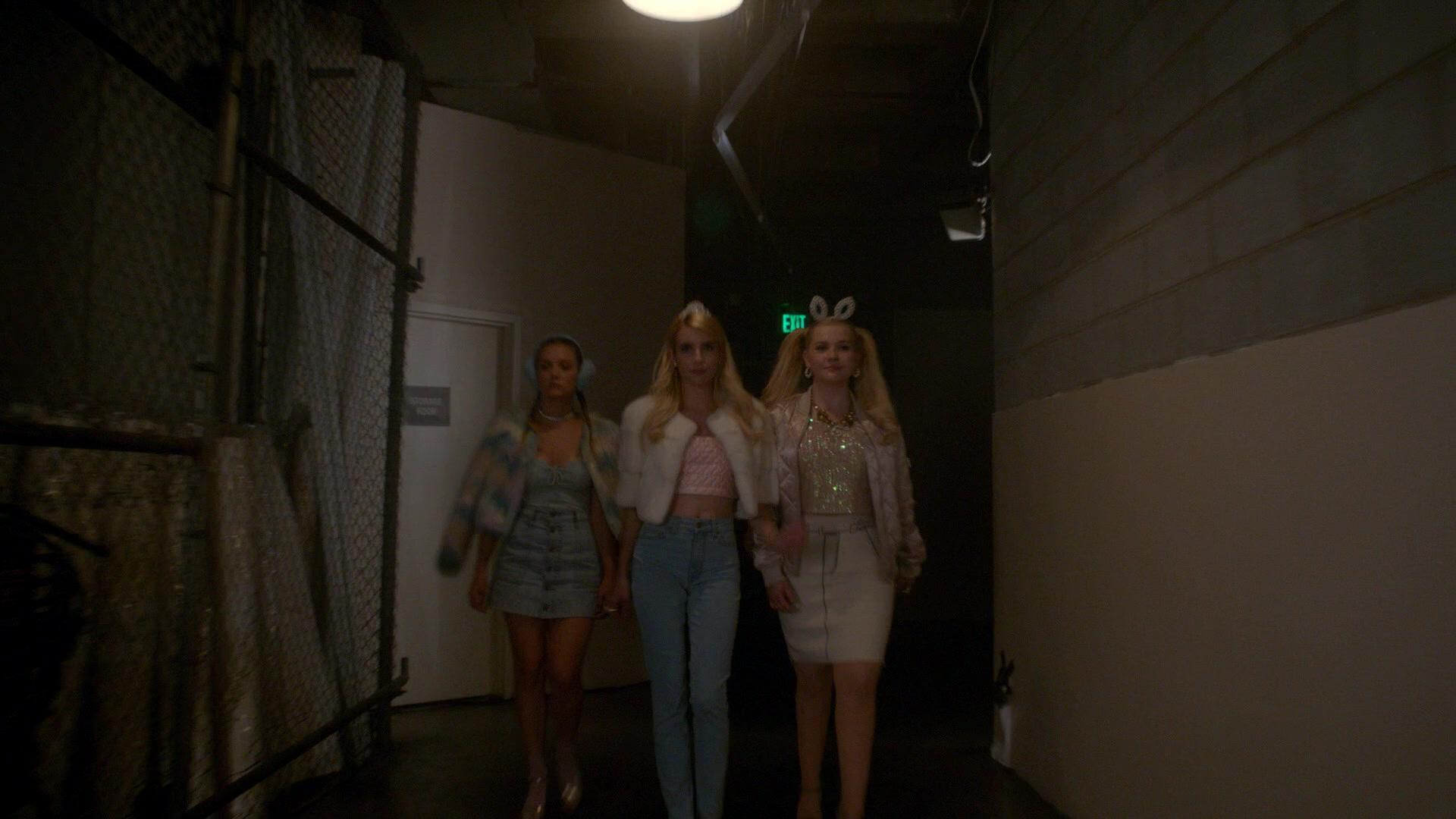 Scream_Queens_2015_S02E01_1080p_002937.jpg