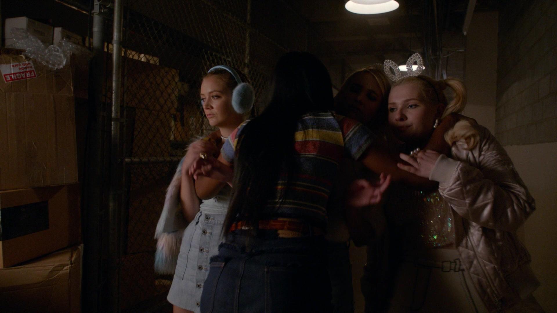 Scream_Queens_2015_S02E01_1080p_003012.jpg