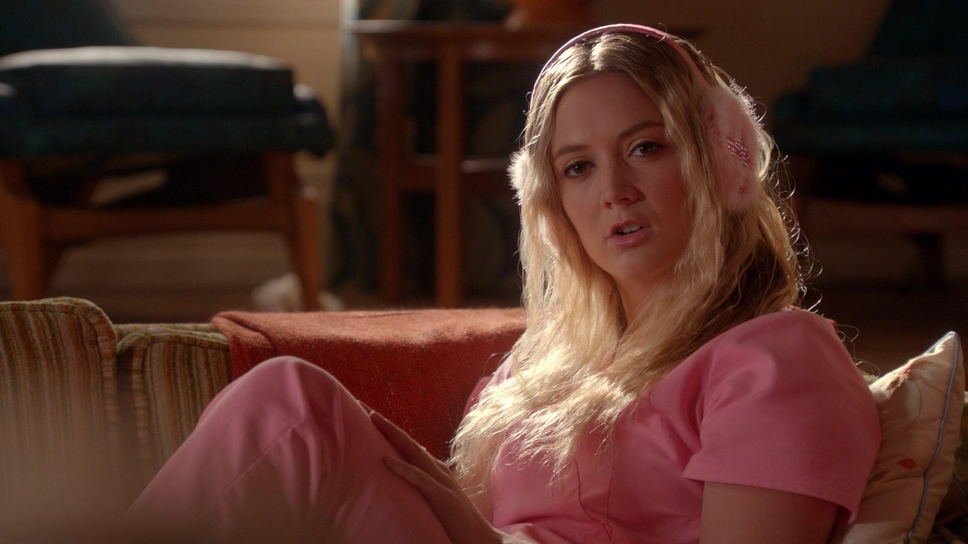 Scream_Queens_2015_S02E01_1080p_004030.jpg