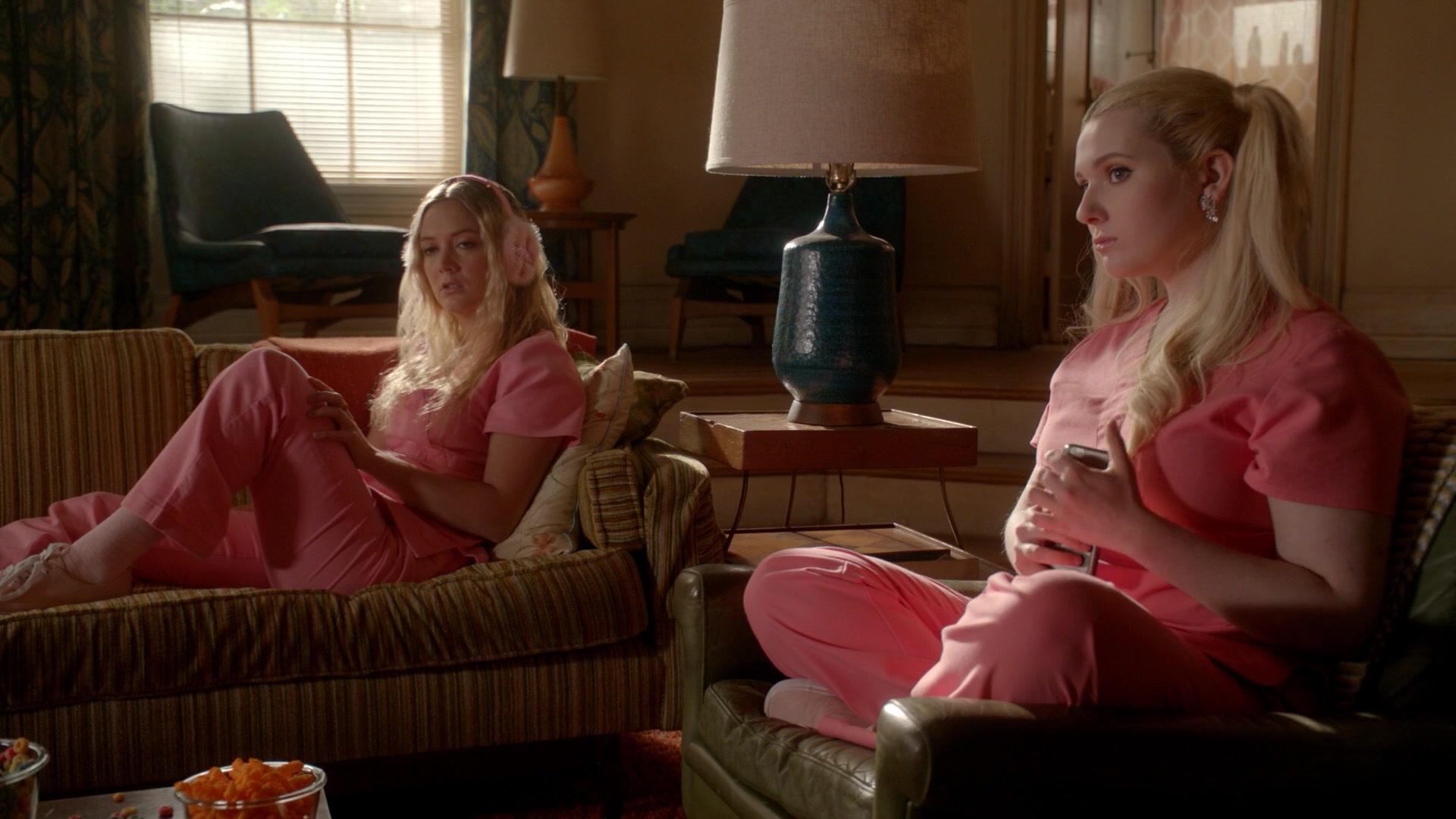 Scream_Queens_2015_S02E01_1080p_004047.jpg