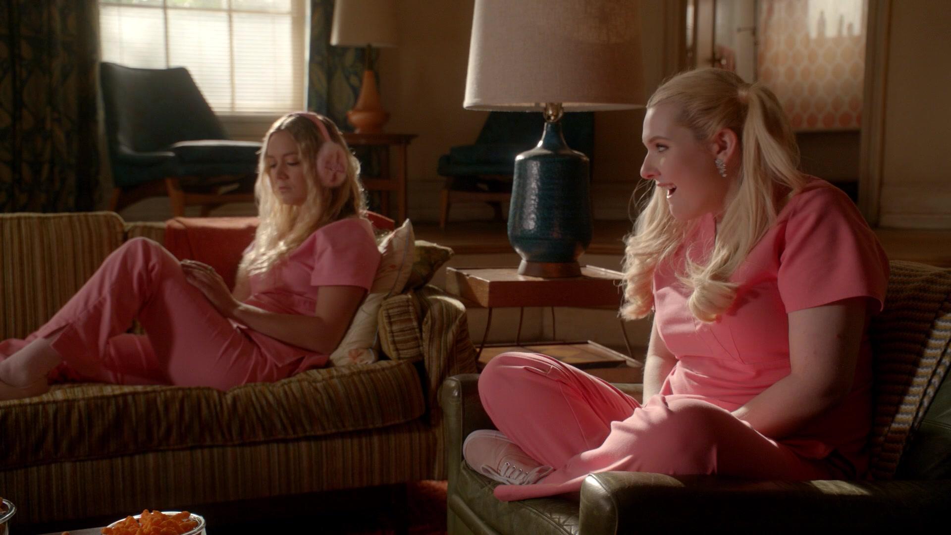 Scream_Queens_2015_S02E01_1080p_004067.jpg