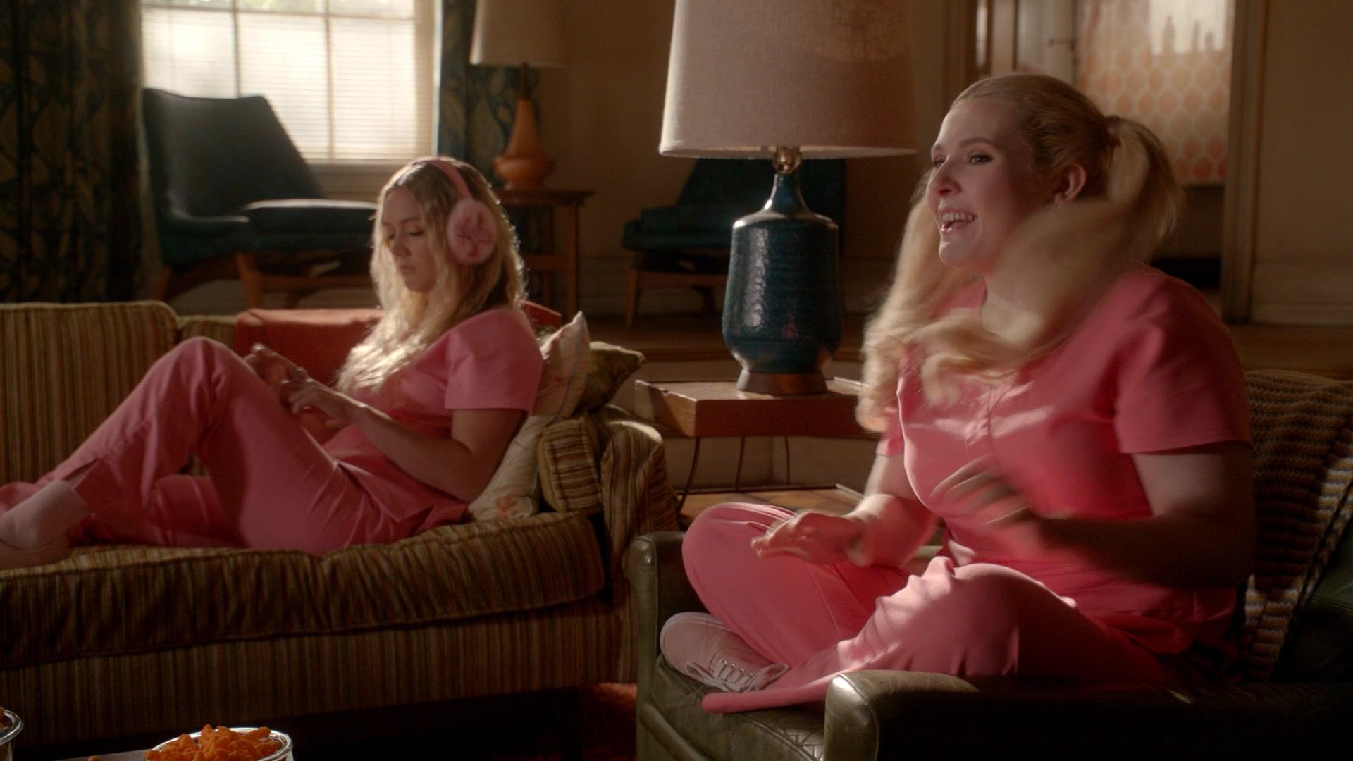 Scream_Queens_2015_S02E01_1080p_004092.jpg