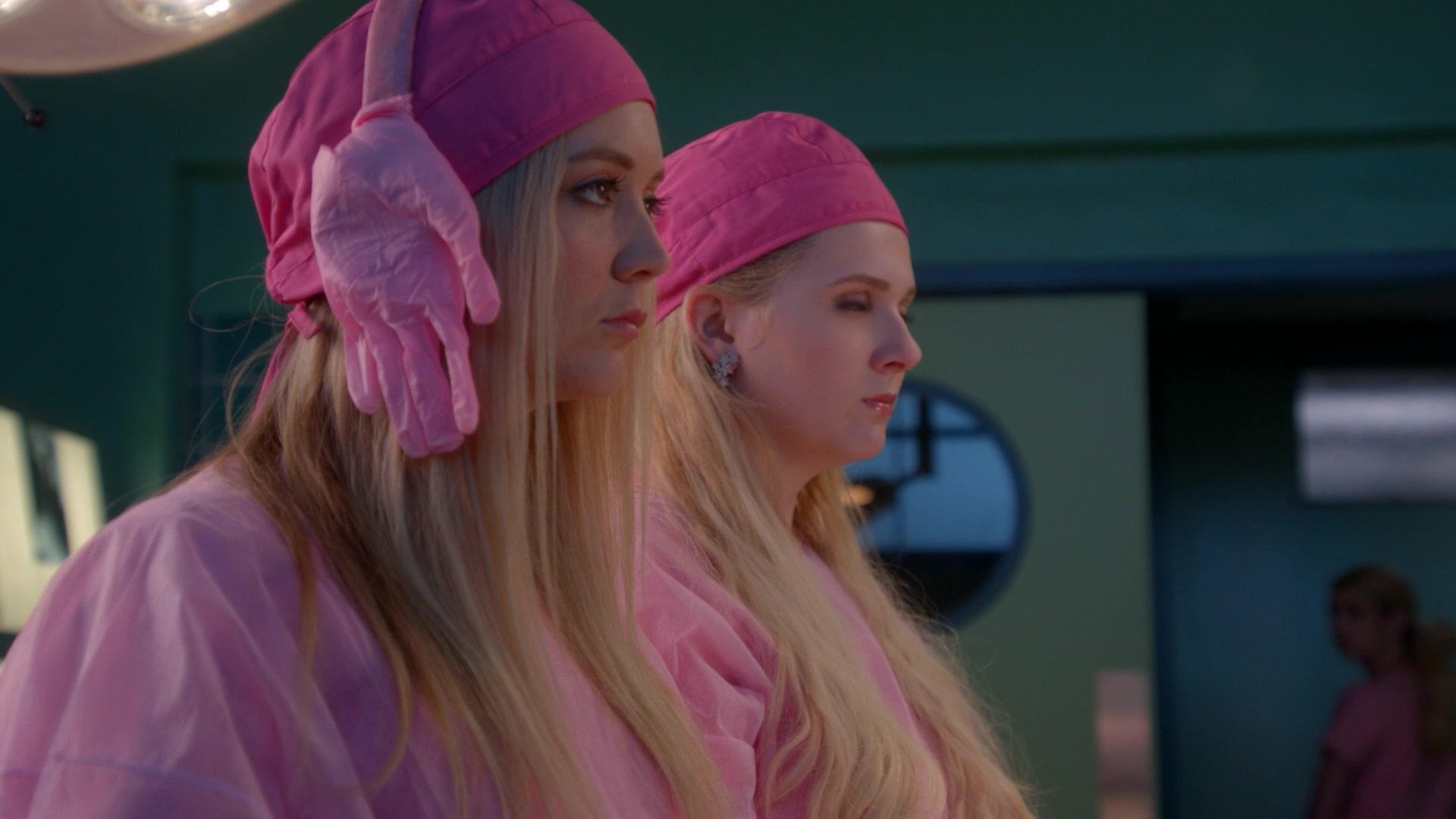Scream_Queens_2015_S02E01_1080p_004537.jpg