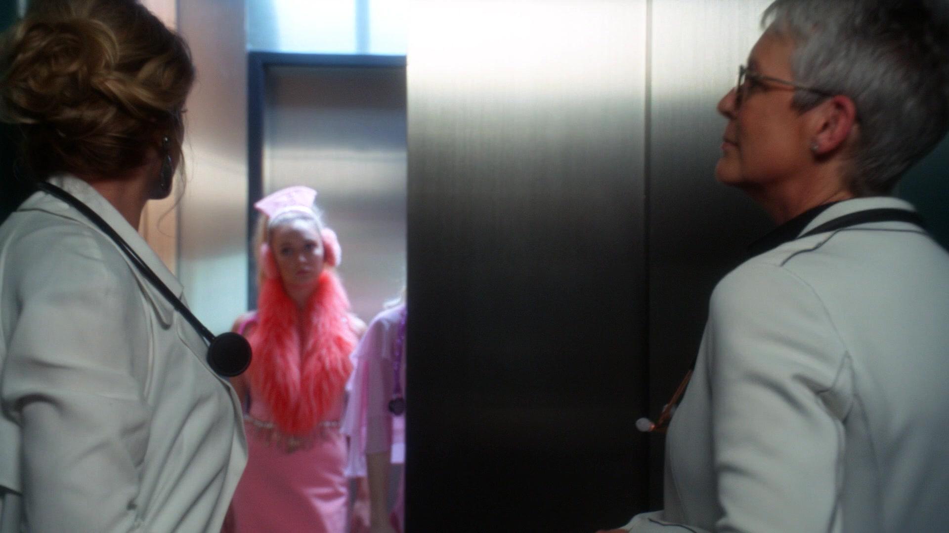 Scream_Queens_2015_S02E01_1080p_005027.jpg