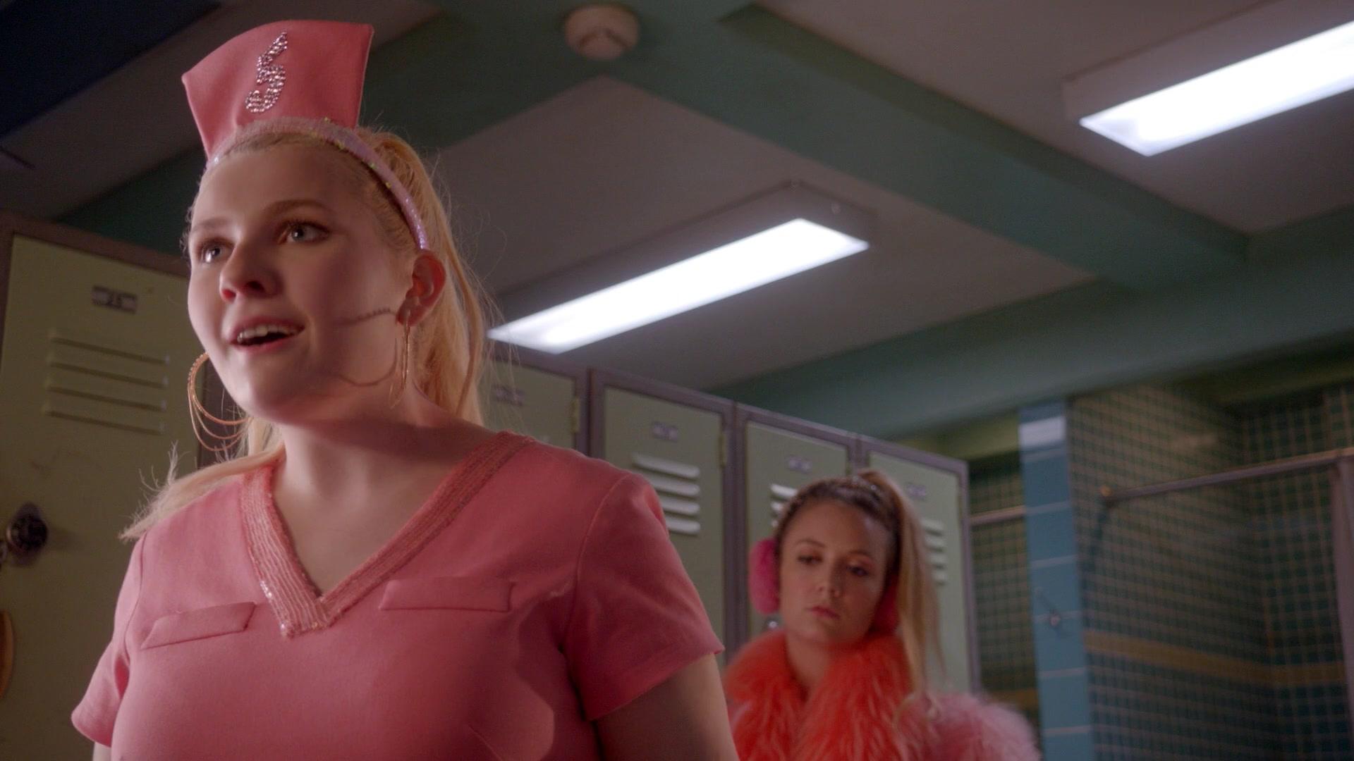Scream_Queens_2015_S02E01_1080p_005167.jpg