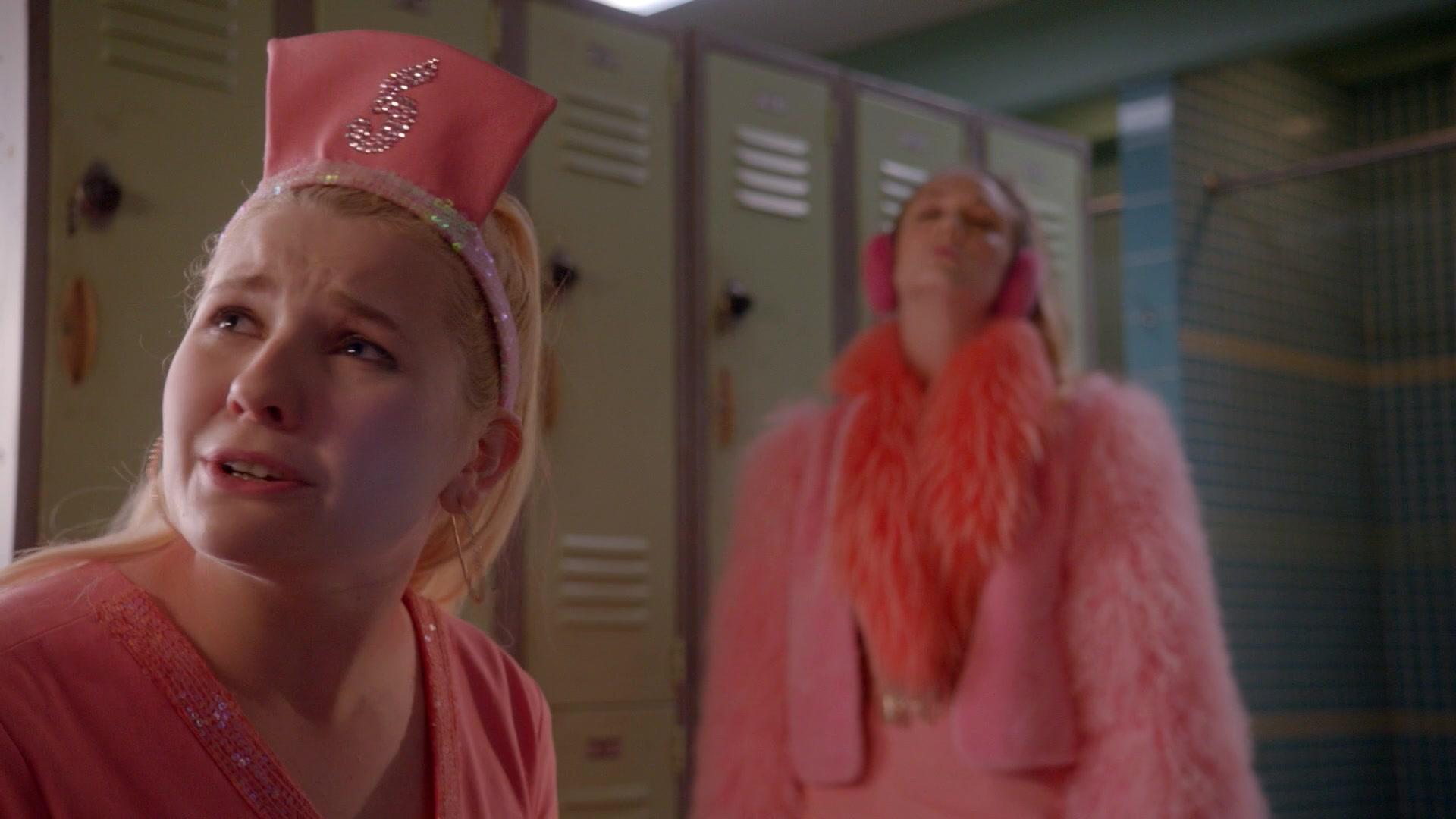 Scream_Queens_2015_S02E01_1080p_005184.jpg