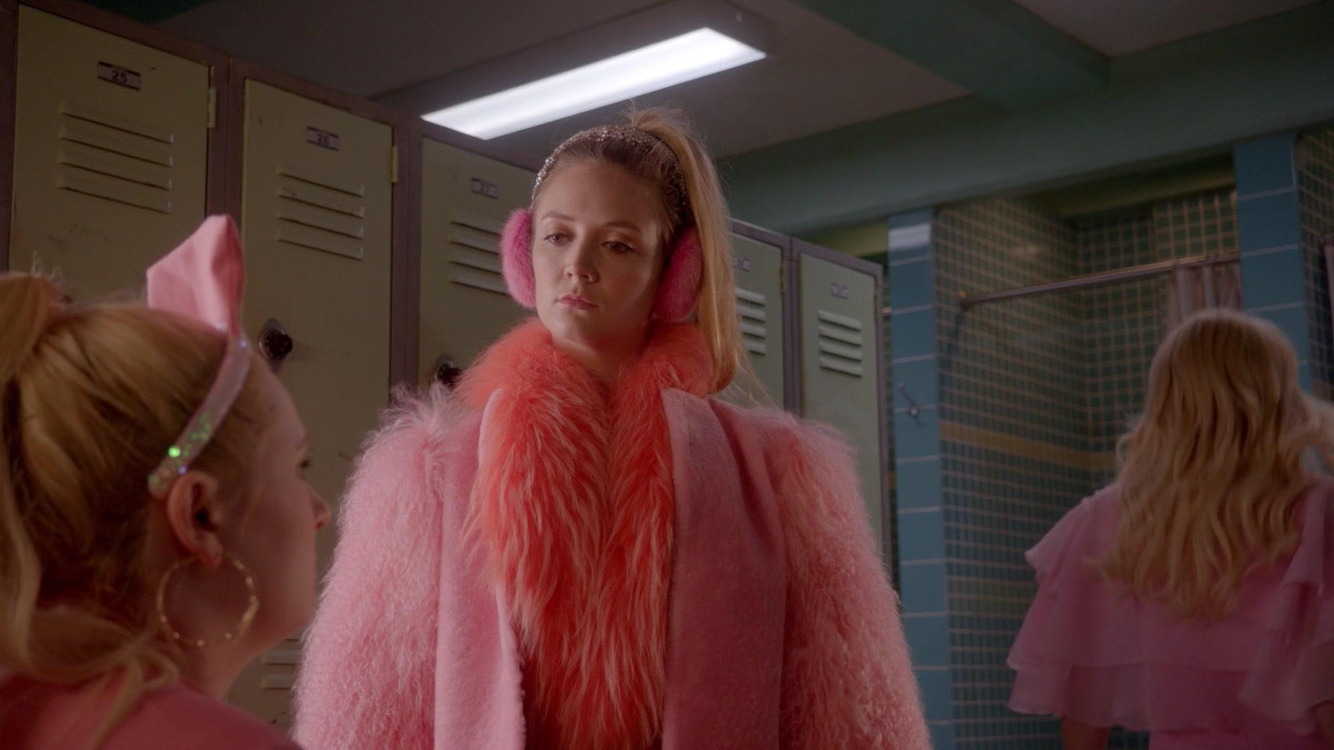 Scream_Queens_2015_S02E01_1080p_005235.jpg