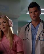 Scream_Queens_2015_S02E01_1080p_005127.jpg