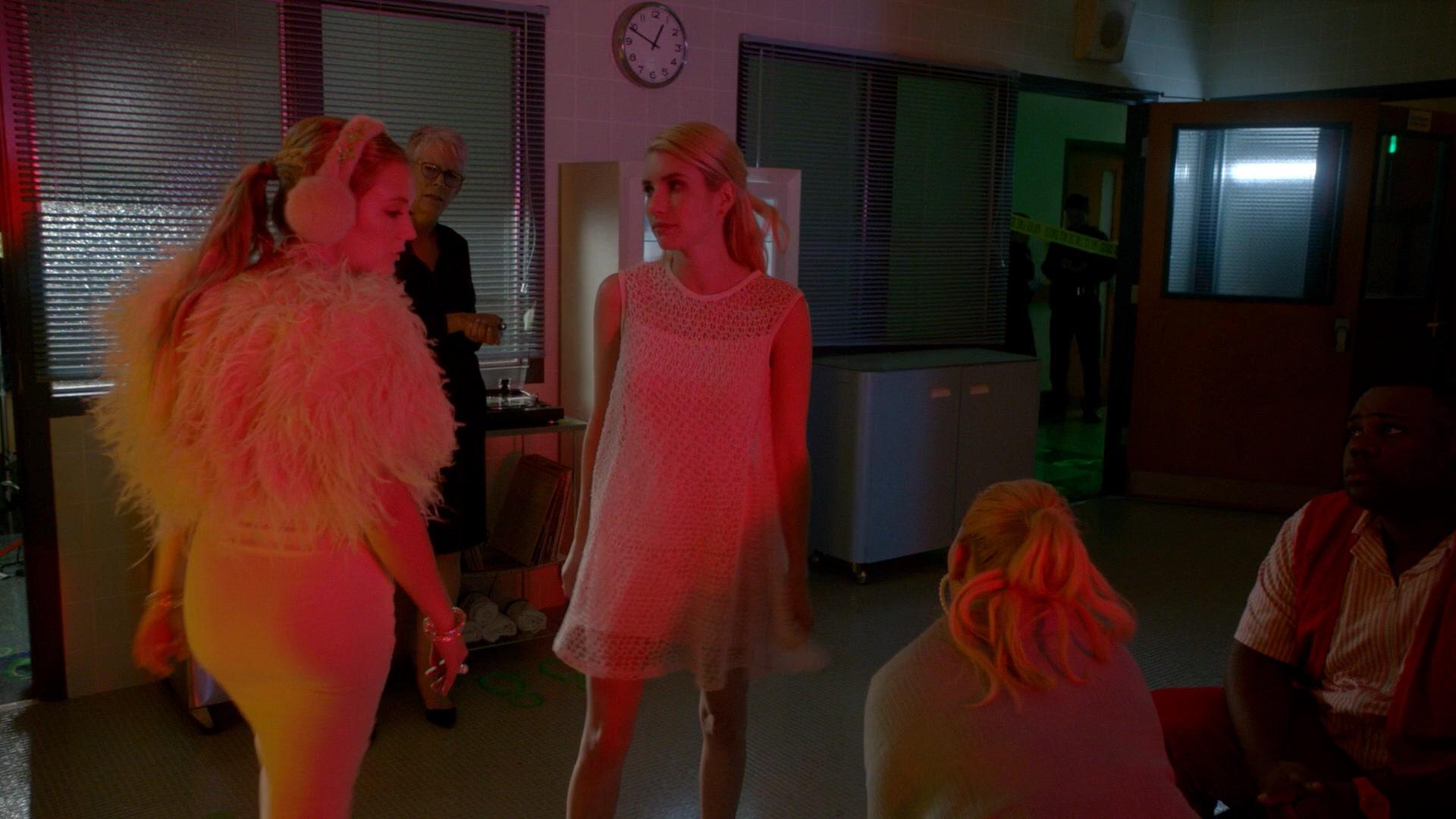 Scream_Queens_2015_S02E02_1080p_000242.jpg