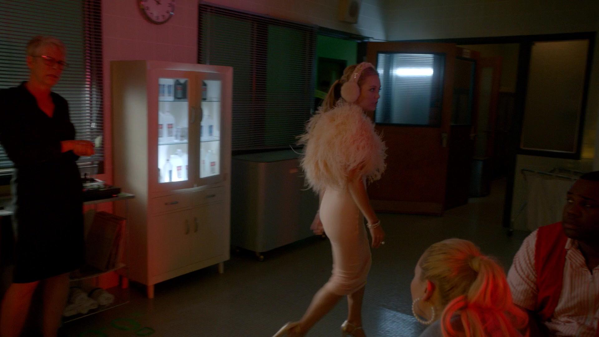 Scream_Queens_2015_S02E02_1080p_000247.jpg
