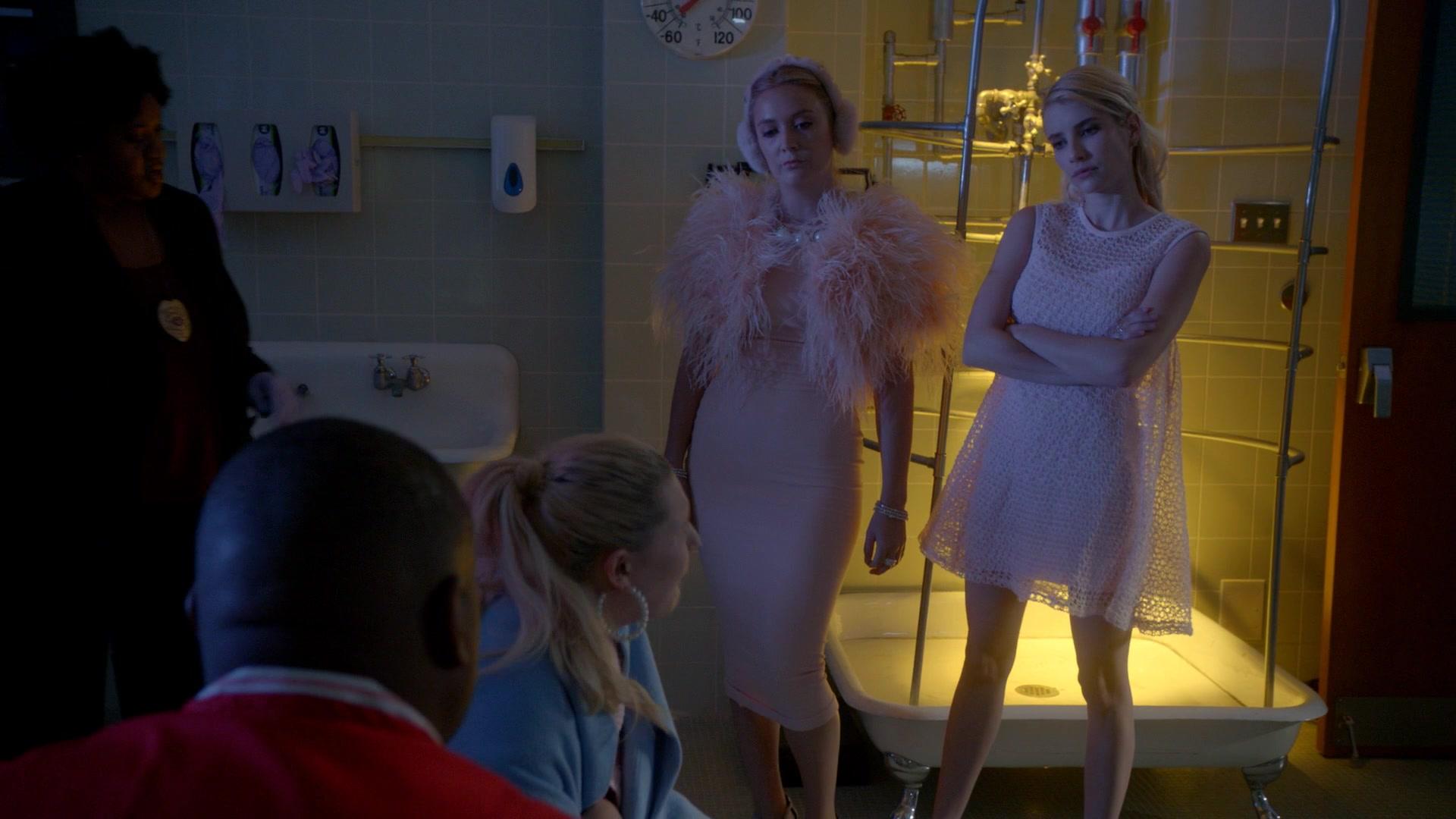 Scream_Queens_2015_S02E02_1080p_000296.jpg
