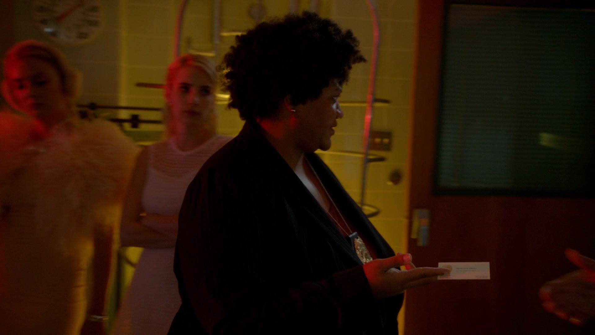 Scream_Queens_2015_S02E02_1080p_000317.jpg