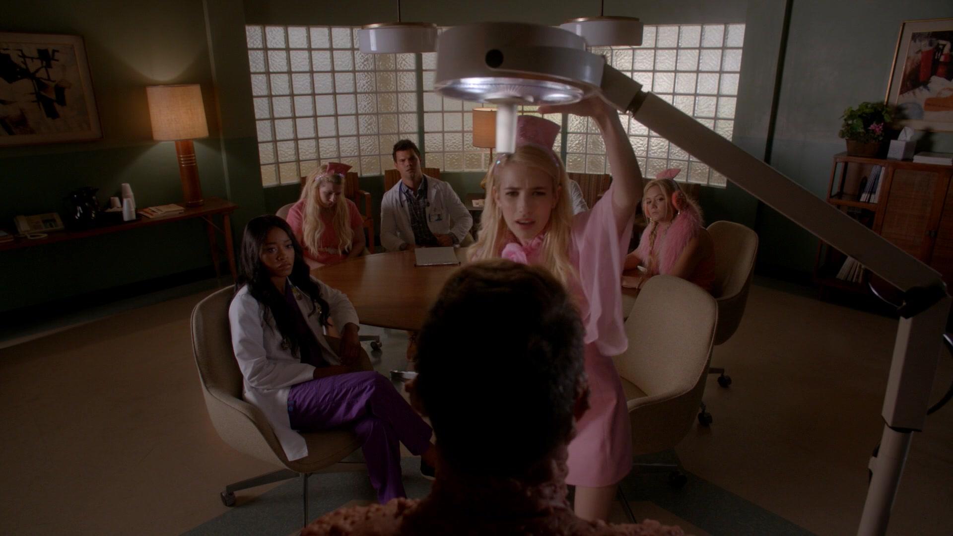 Scream_Queens_2015_S02E02_1080p_000368.jpg