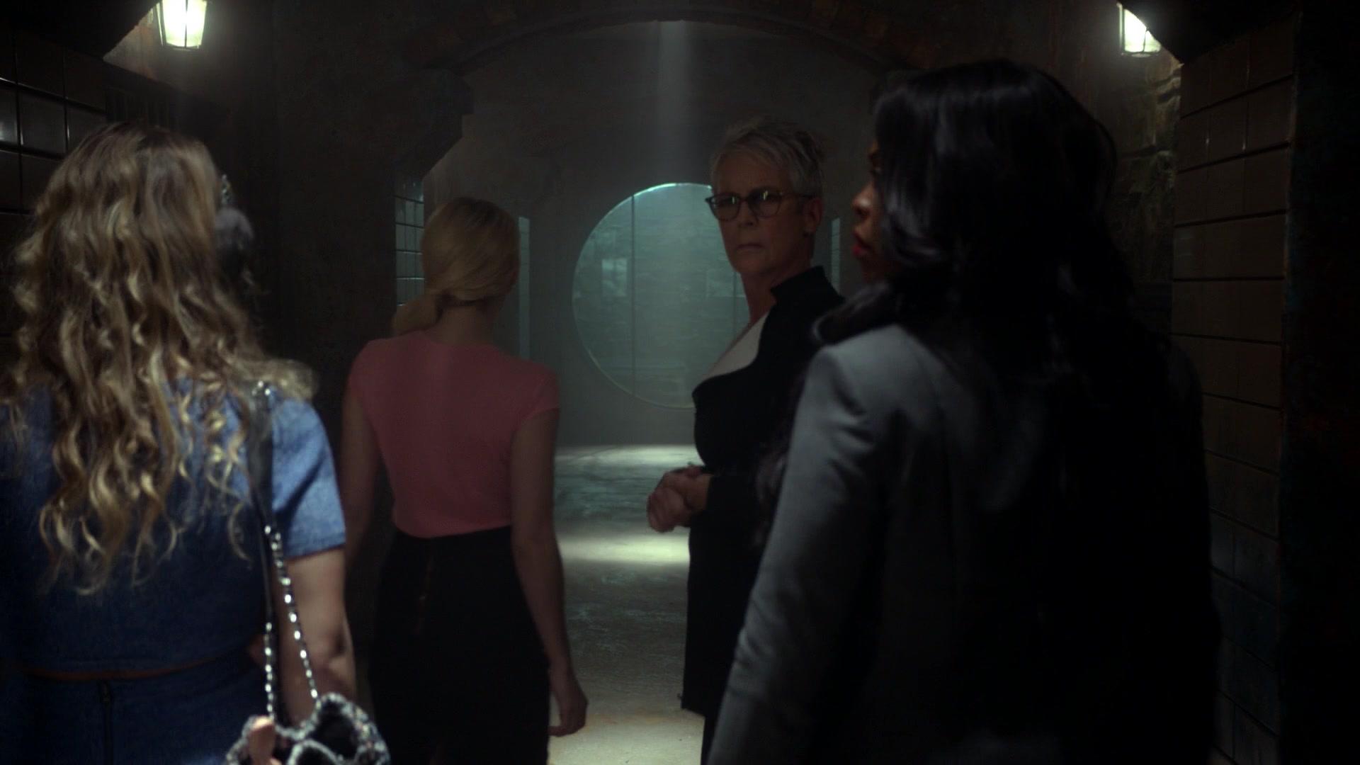Scream_Queens_2015_S02E02_1080p_004349.jpg