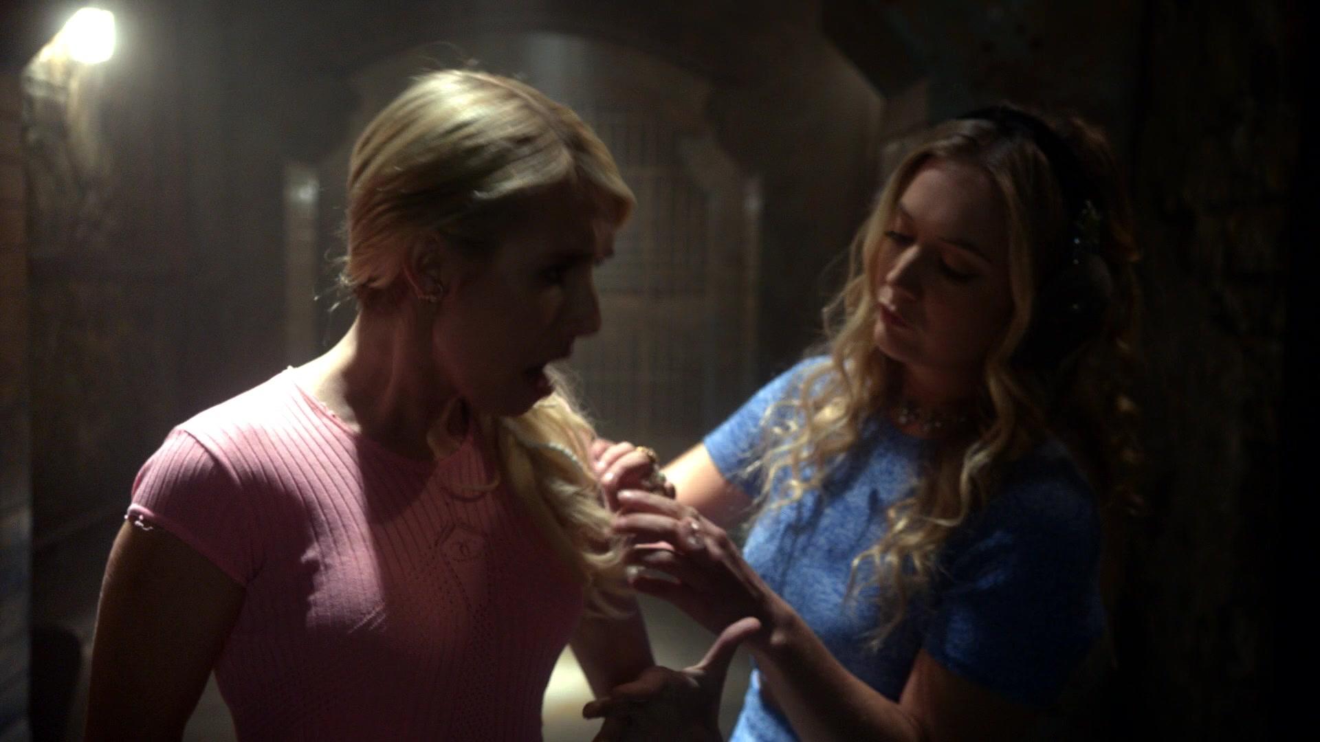 Scream_Queens_2015_S02E02_1080p_004382.jpg